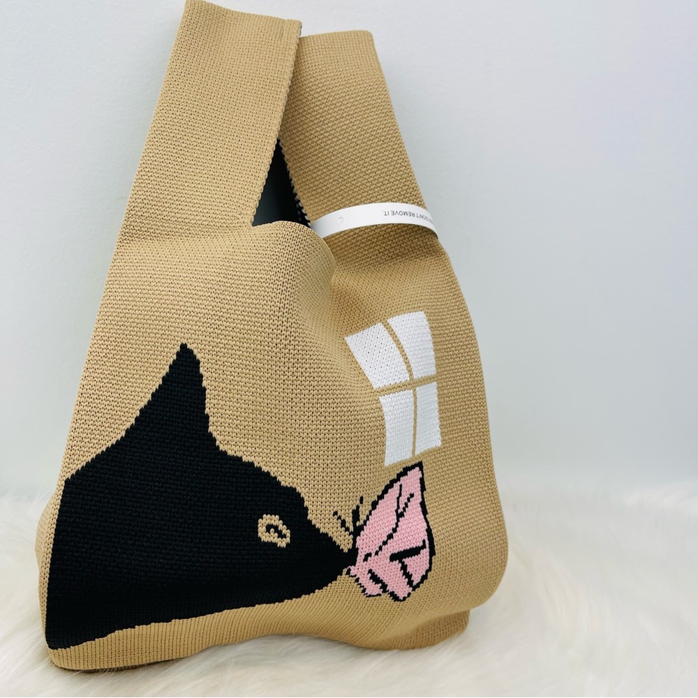 NWT "Cat Kissing Butterfly" Compact Stylish Essentials Handheld Bag - Picture 8 of 10